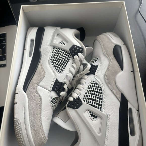 Air Jordan 4 Military Black Sneakers - Picture 4 of 5